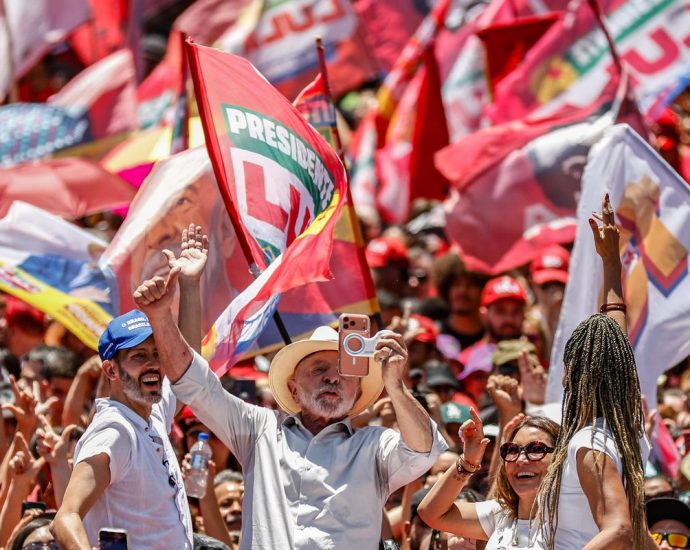 Lula Defende Fim da Escala 6x1 e Soberania Nacional em Ato de Campanha
