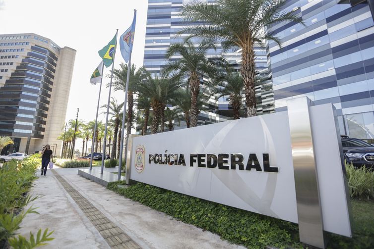 Polícia Federal Refuta Depoimento de Vorcaro sobre Lula e AGU Busca Direito de Resposta