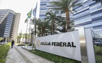 Brasília (DF), 31/08/2023 - Movimentação no prédio sede da Polícia Federal, que ouve Bolsonaro e mais sete envolvidos no caso da venda de joias. Foto: Marcelo Camargo/Agência Brasil