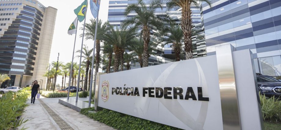 Polícia Federal Refuta Depoimento de Vorcaro sobre Lula e AGU Busca Direito de Resposta