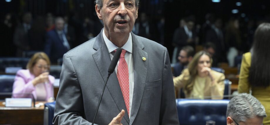 Omar Aziz é eleito governador do Amazonas no segundo turno