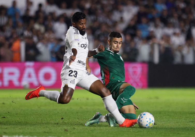 Palmeiras empata sem gols com o Santos, e Flamengo pode ampliar liderança no Brasileirão