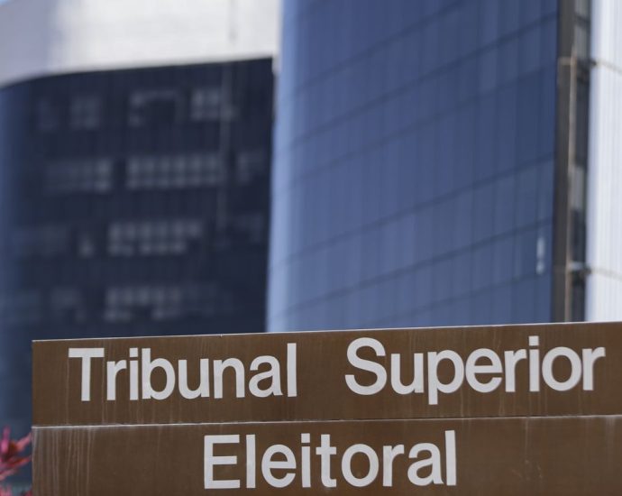 TSE Proíbe Anúncios de Lula Acusando Flávio Bolsonaro sobre Escala 6x1