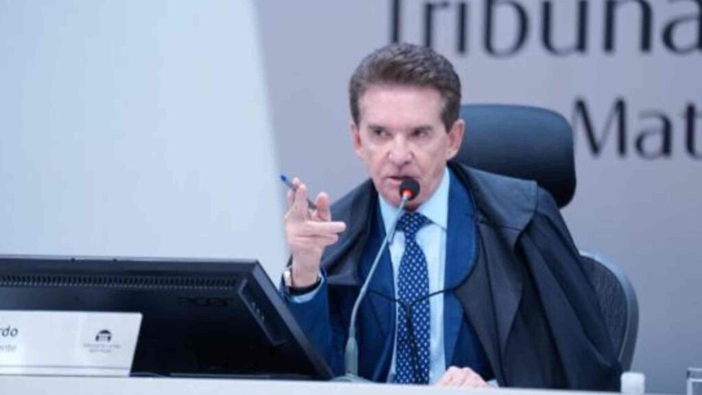 Operação da PF no TCE-MT apreende carros importados, relógios de luxo e euros; ação ocorreu em MS