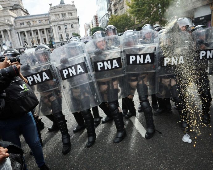Impactos do Ajuste Fiscal de Milei na Aposentadoria na Argentina