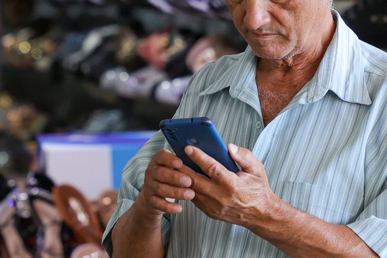 Biometria facial será obrigatória para usuários de telefonia móvel a partir de 2027