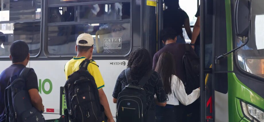 Prefeituras e estados devem oferecer transporte público gratuito no segundo turno