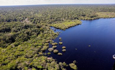 Manaus, AM 06/07/2024 Cenas da Amazônia. Por do sol no Rio Negro Foto: Fabio Rodrigues-Pozzebom