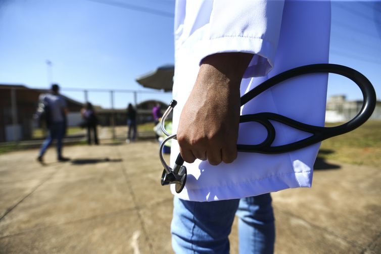 Congresso Nacional Aprova Exame Obrigatório para Médicos a Partir de 2026