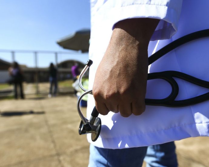 Congresso Nacional Aprova Exame Obrigatório para Médicos a Partir de 2026