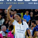 Ronaldinho Gaúcho anuncia retorno ao futebol pelo Ravenna, da Itália