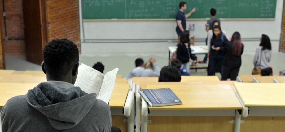 Enade 2026: ingressantes devem responder questionário até 18 de dezembro