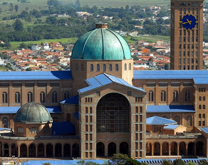 Festa da Padroeira do Brasil: Santuário de Aparecida se Prepara para Grande Celebração