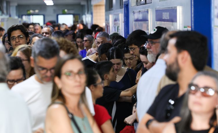 Eleitores podem usar camisetas, adesivos e bandeiras no dia da votação