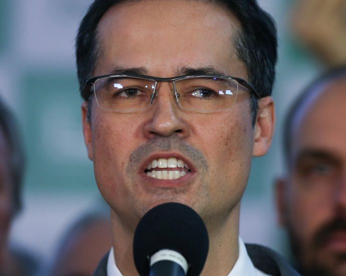 TSE Avalia a Candidatura de Deltan Dallagnol ao Senado