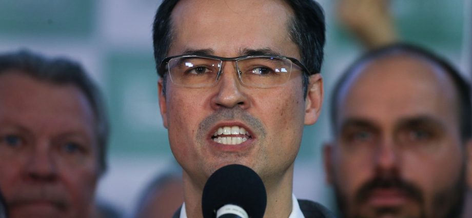 TSE Avalia a Candidatura de Deltan Dallagnol ao Senado