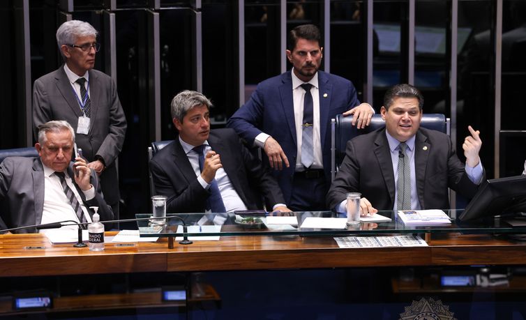 Davi Alcolumbre Retira PEC da Segurança Pública da Pauta do Senado