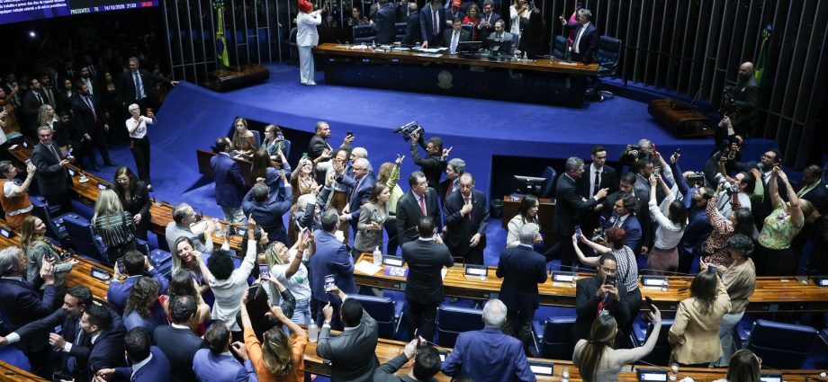 Vitória de Lula: Fim da Escala 6x1 é Aprovado pelo Senado e Repercutido na Imprensa Internacional