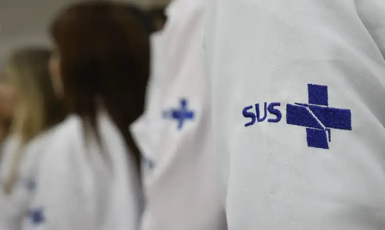 Mais Médicos Especialistas abre 224 vagas imediatas em nova chamada