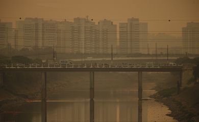 São Paulo (SP), 13/09/2024 - Poluição e qualidade do ar ruim na cidade de São Paulo, vista desde o Rio Tietê. Foto: Paulo Pinto/Agencia Brasil