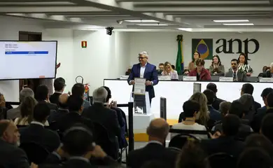 Rio de Janeiro (RJ), 07/10/2026 – Propostas são entregues durante a sessão pública do 4º Ciclo da Oferta Permanente de Partilha da Produção (OPP4), na sede da Agência Nacional do Petróleo, Gás Natural e Biocombustíveis (ANP), no centro do Rio de Janeiro. Foto: Tomaz Silva/Agência Brasil