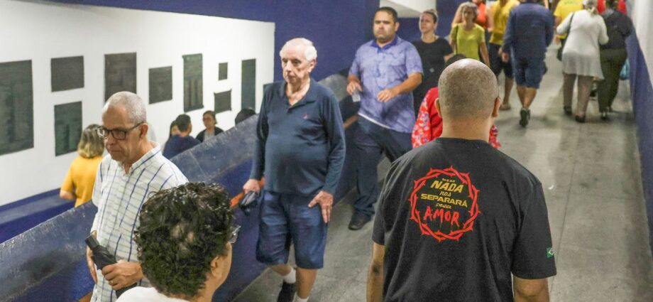 Aos 81 anos, aposentado vota no Rio dez dias após cirurgia: “não poderia ficar de fora”