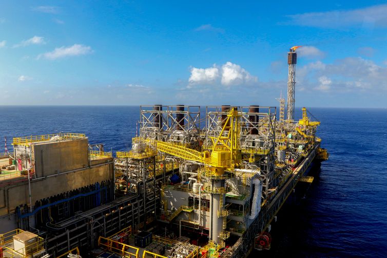 ANP Realiza Leilão de Mais de 320 Blocos de Petróleo no Rio de Janeiro