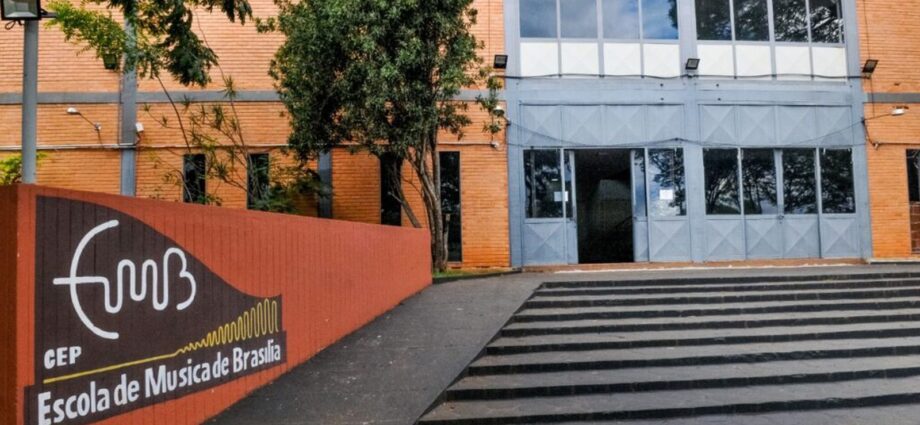 Alunos da Escola de Música de Brasília se apresentam na Rádio MEC em edição especial