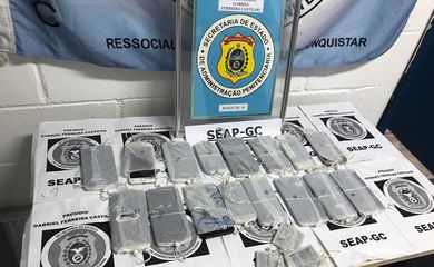 Celulares apreendidos Complexo Penitenciário de Gericinó, no Rio - Divulgação Seap/RJ